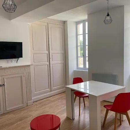 Le Colore- T2 Confortable Avec Vue Sur * 네라끄