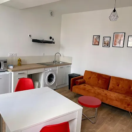 Le Coloré- T2 Confortable Avec Vue Sur Appartamento