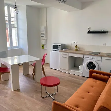 Le Colore- T2 Confortable Avec Vue Sur * 네라끄